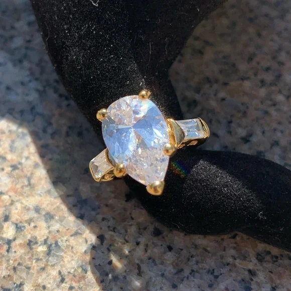 🔥SUZANNE SOMERS VERMEIL PEAR & BAGUETTE RING🔥 - Picture 2 of 3